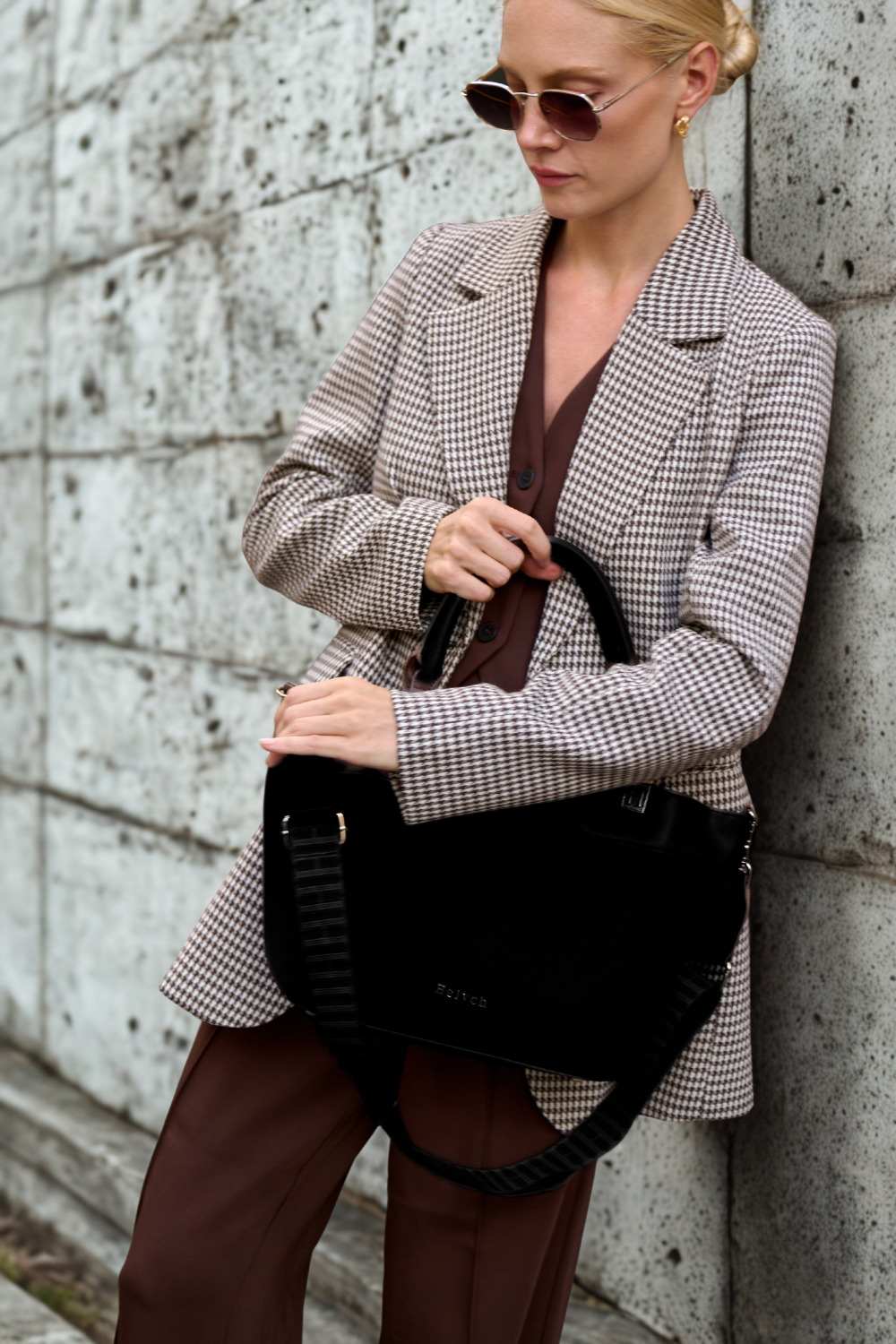 Black H-Strap adjustable crossbody strap